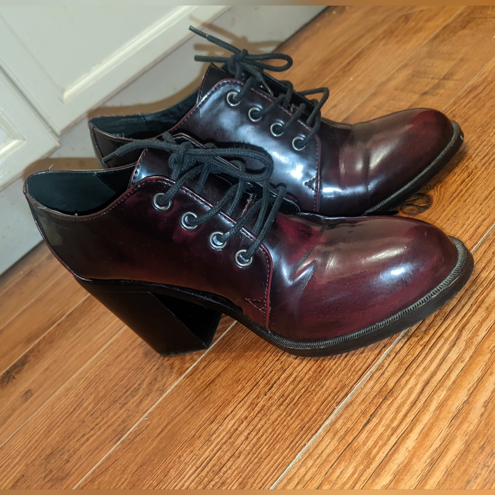 Women's Burgundy Lace-Up Block Heel Oxford Shoes - Picture 7 of 7